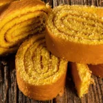Pan sottile arrotolato - una base pronta per torte gelato perfetta.